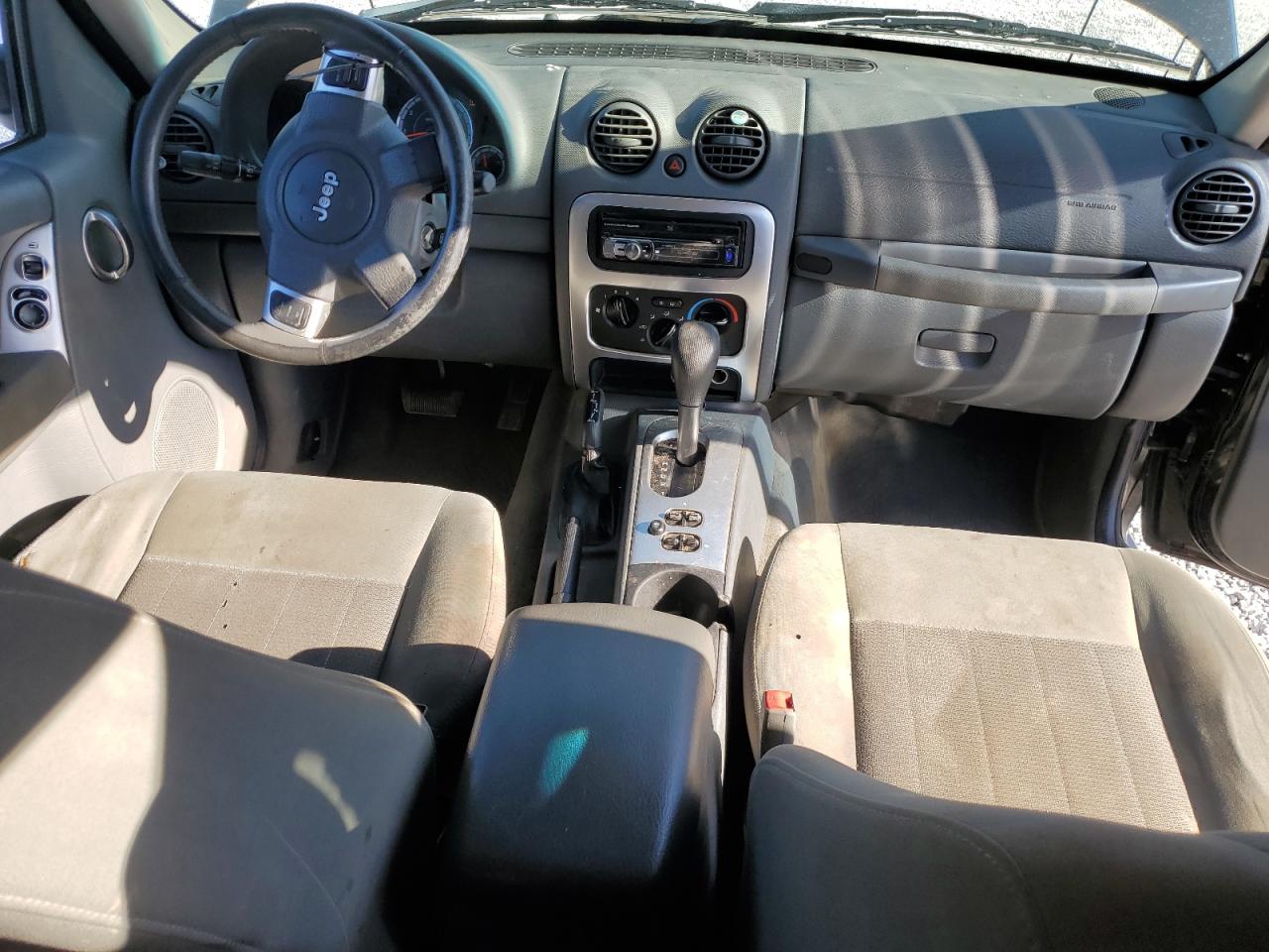 2005 Jeep Liberty (North America) - Image 8