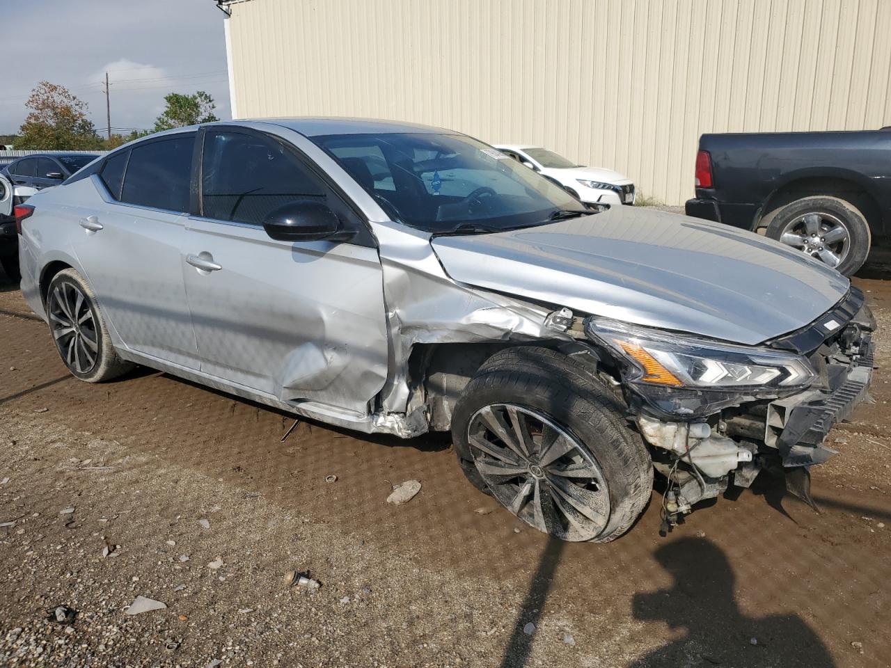 2021 Nissan Altima - Image 4