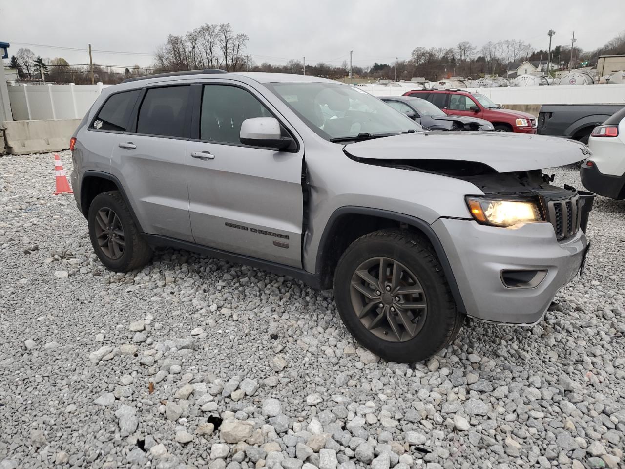 2016 Jeep Grand Cherokee - Image 4