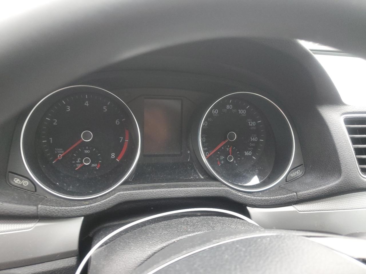 2018 Volkswagen Passat - Image 9
