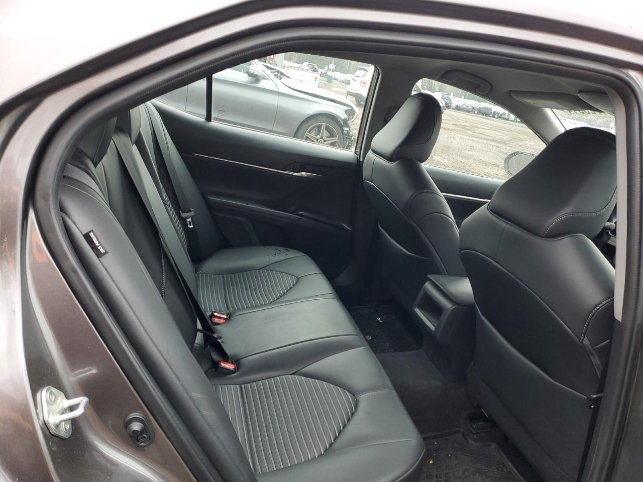 2022 Toyota Camry - Image 10