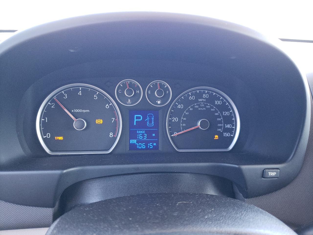 2011 Hyundai Elantra - Image 9