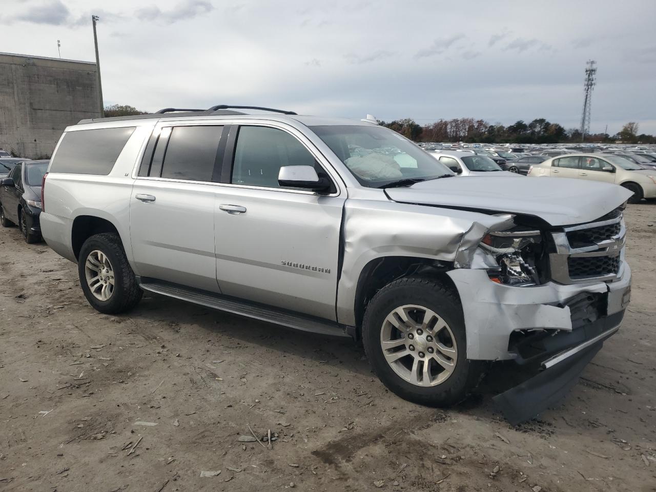 2018 Chevrolet Suburban - Image 4