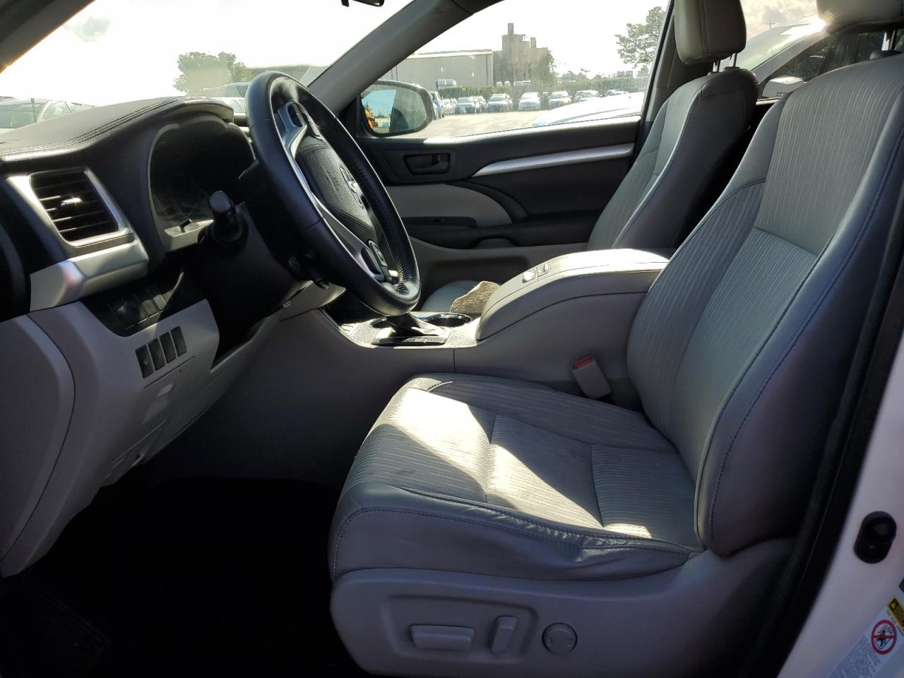 5TDBKRFH0GS281325 TOYOTA HIGHLANDER 2016