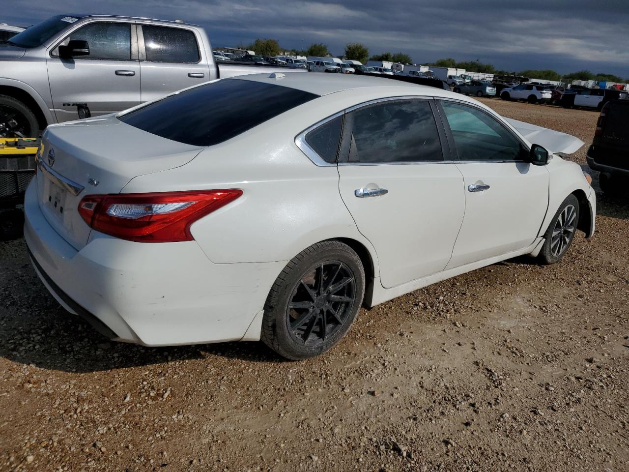 2016 Nissan Altima - Image 3