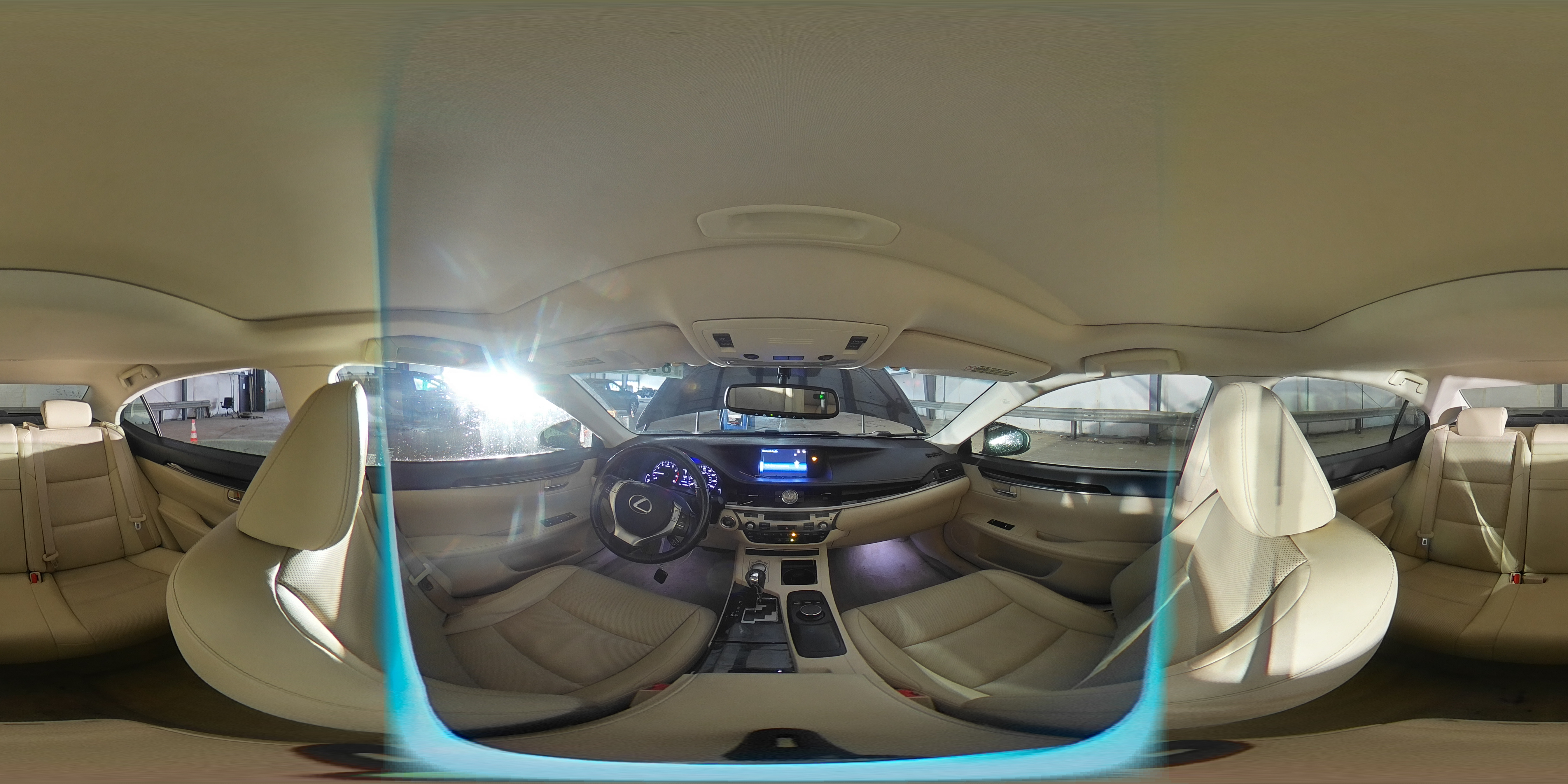 2015 Lexus ES - Image 13