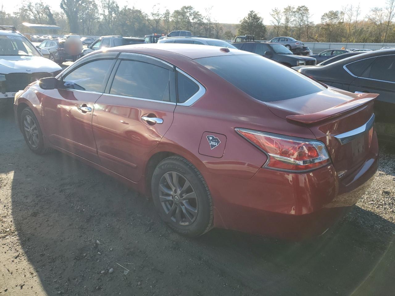 2015 Nissan Altima - Image 2