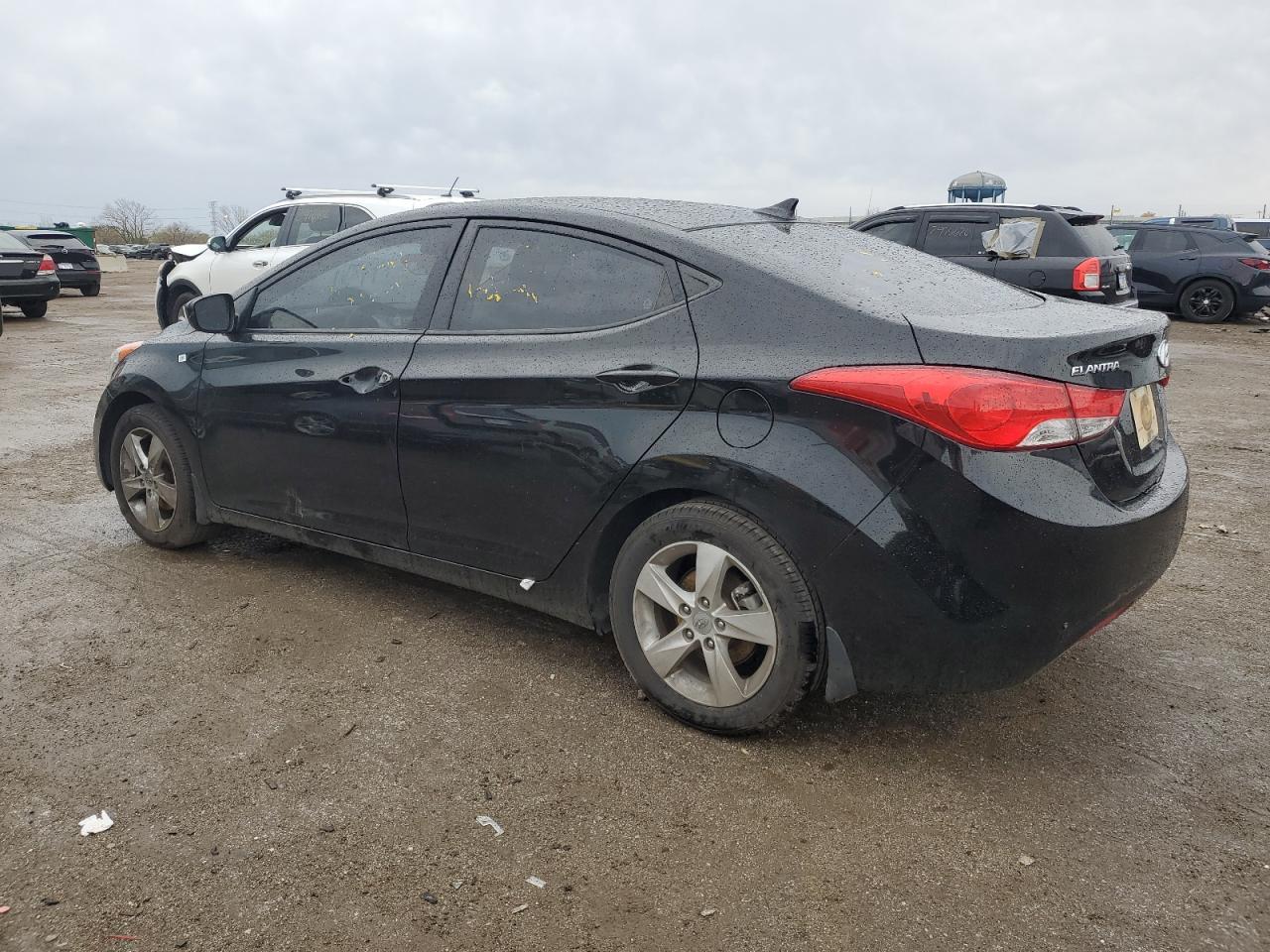2013 Hyundai Elantra - Image 2