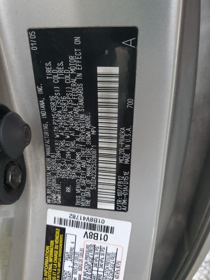 2005 Toyota Sienna - Image 13
