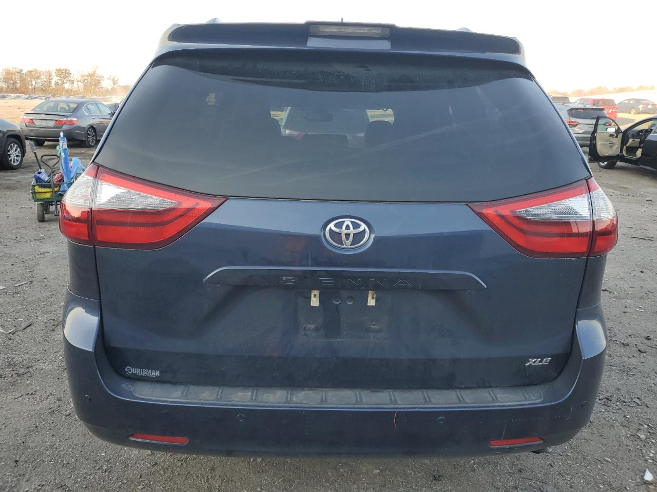 2020 Toyota Sienna - Image 6