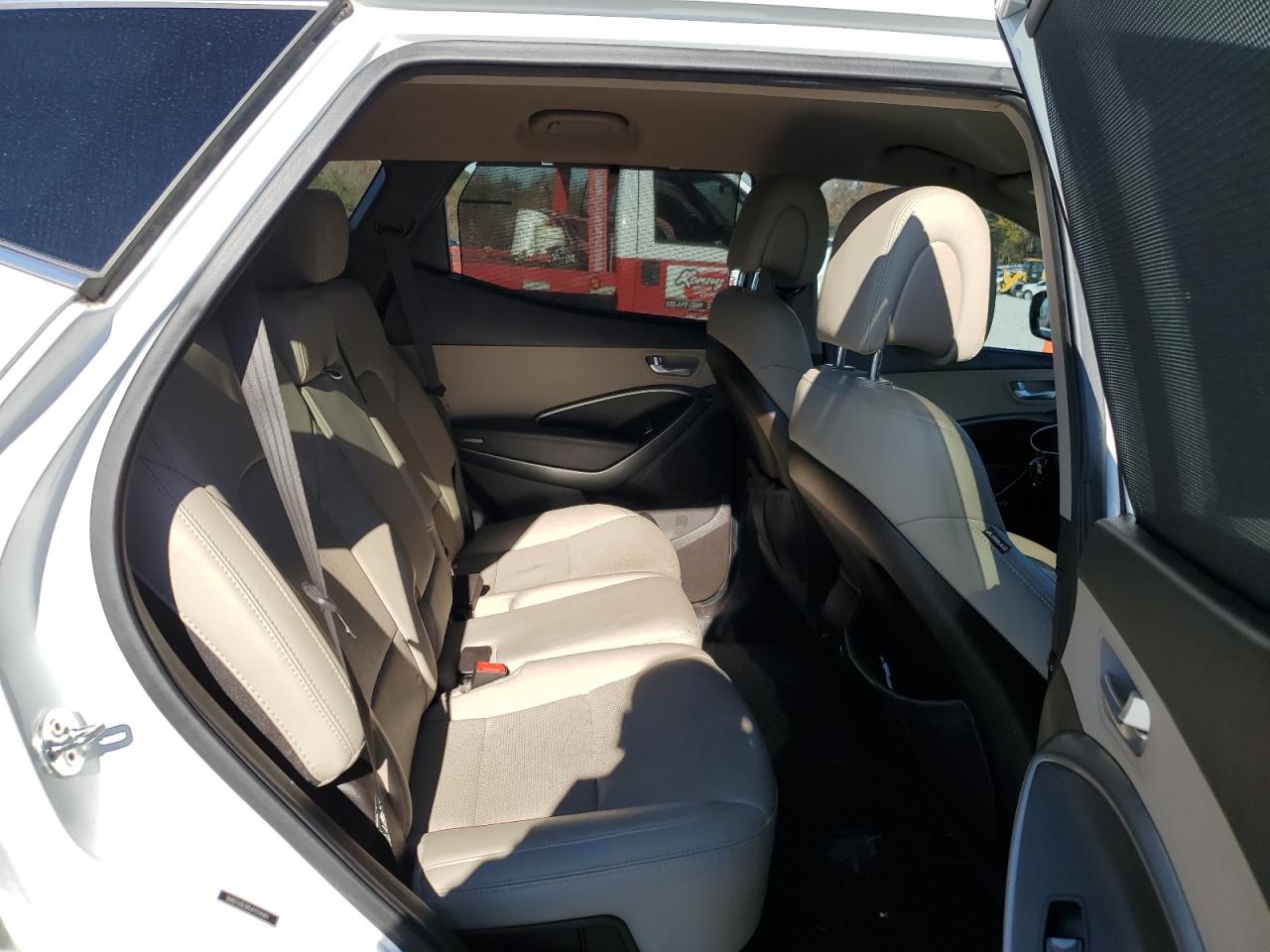 2018 Hyundai Santa Fe - Image 11