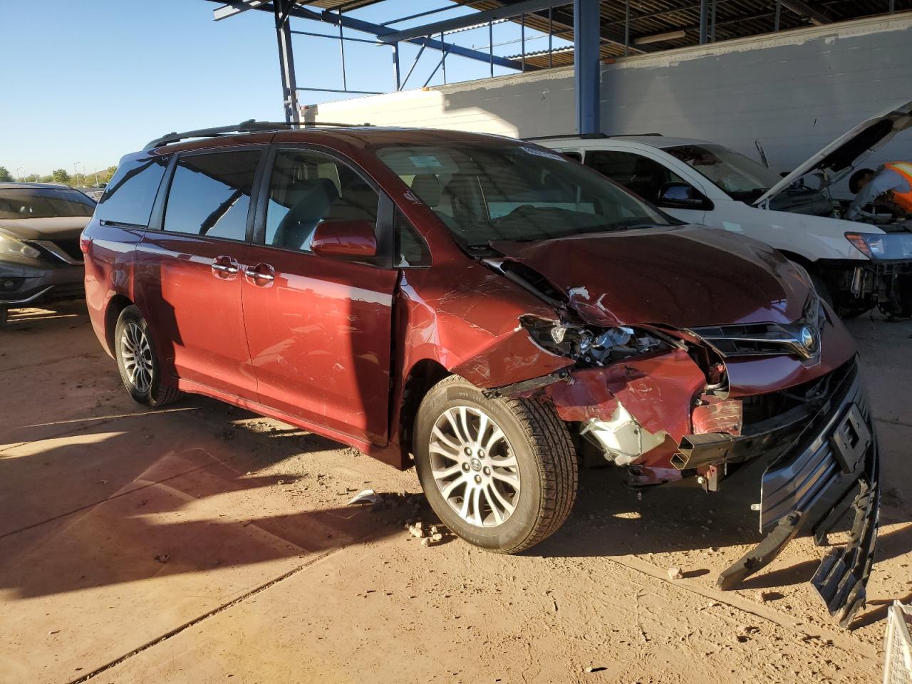 2018 Toyota Sienna - Image 4