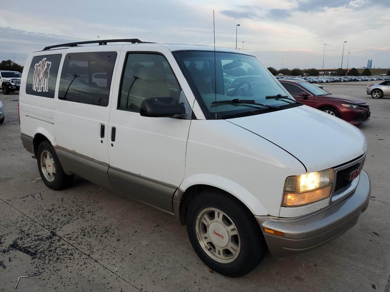 2003 GMC Safari - Image 4