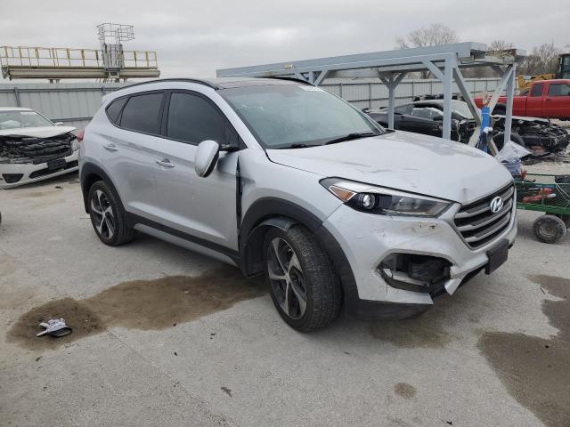  HYUNDAI TUCSON 2018 Серебристый