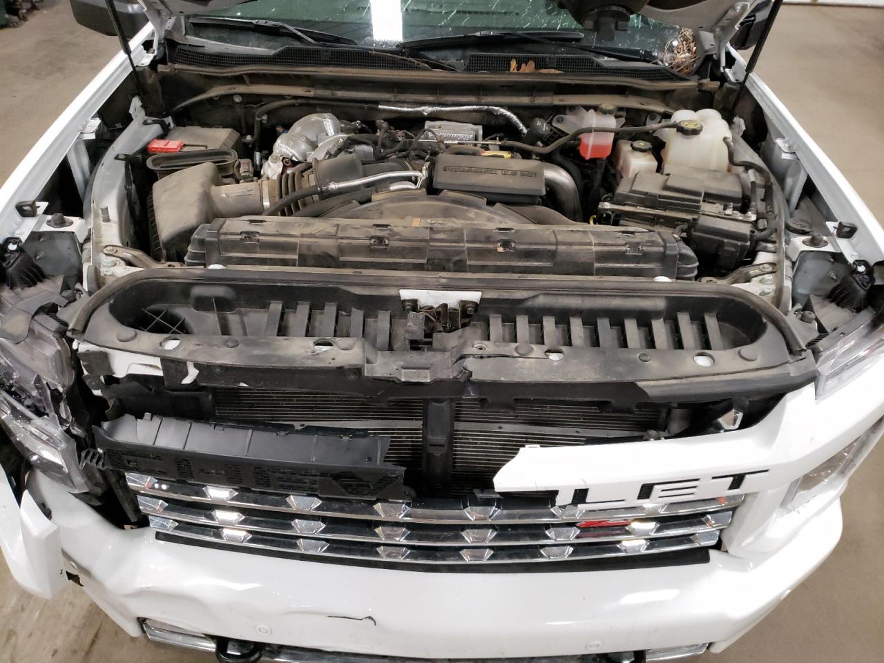 2022 Chevrolet Silverado - Image 11