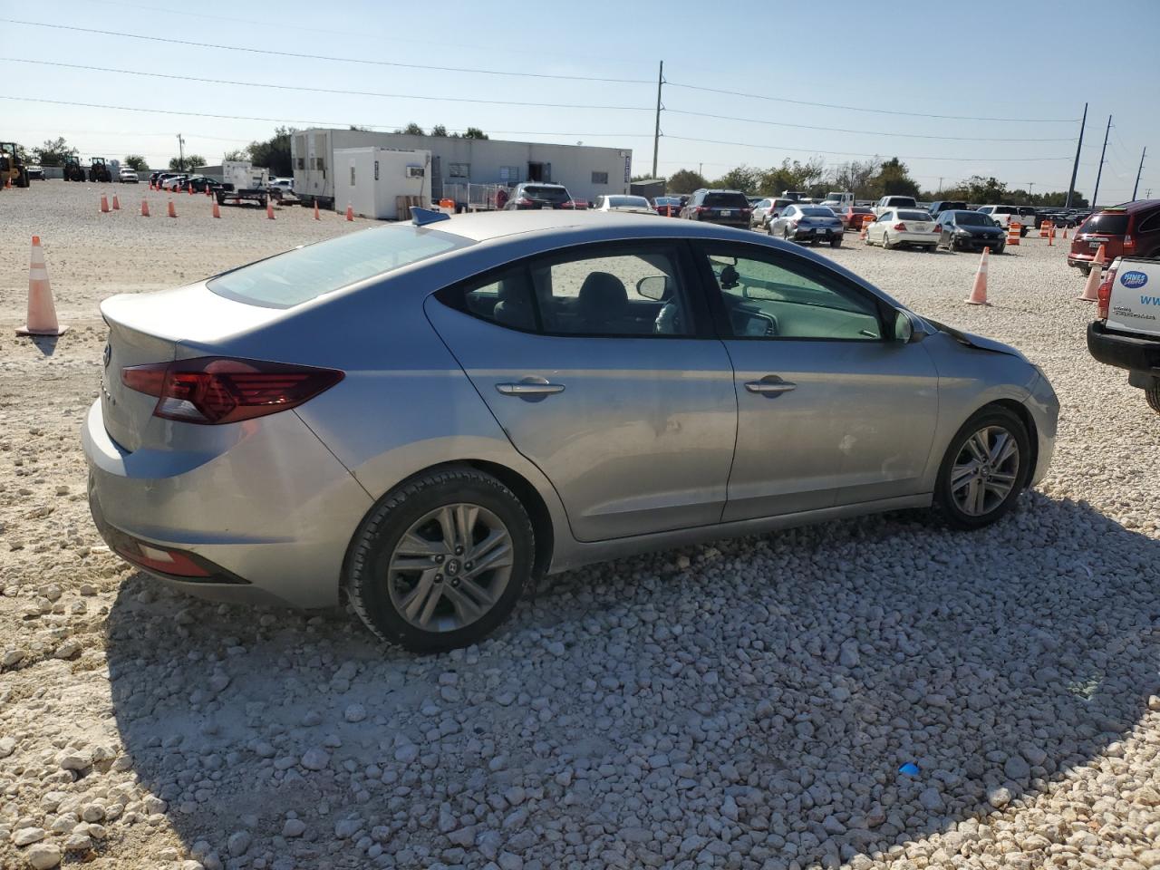 2020 Hyundai Elantra - Image 3