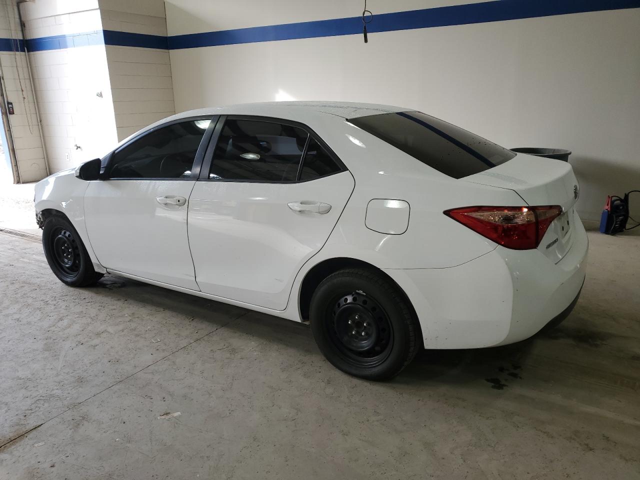 VIN 2T1BURHE7JC966533 2018 TOYOTA COROLLA no.2