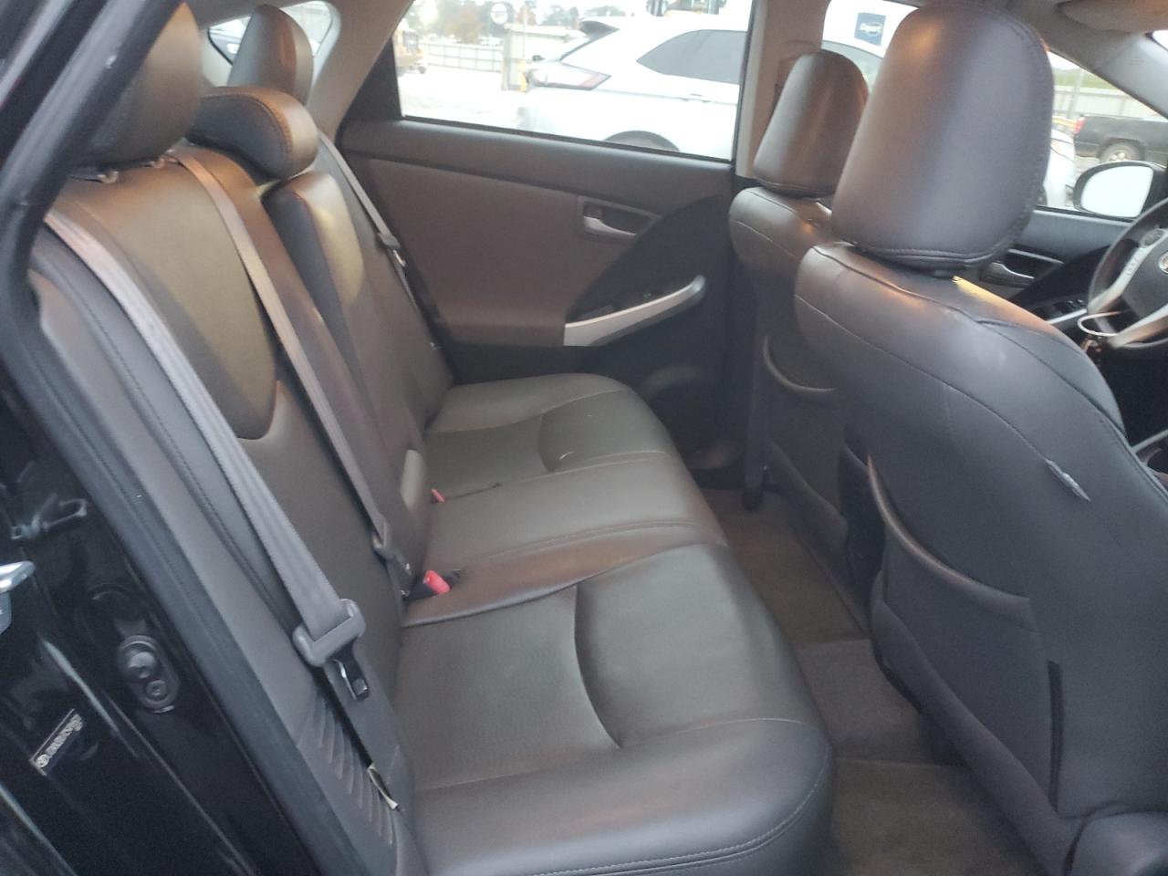 2012 Toyota Prius - Image 10