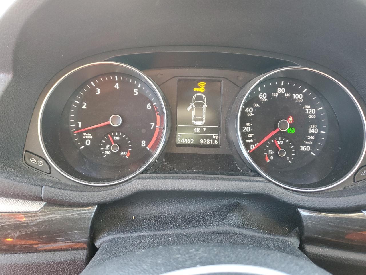 2018 Volkswagen Passat - Image 9