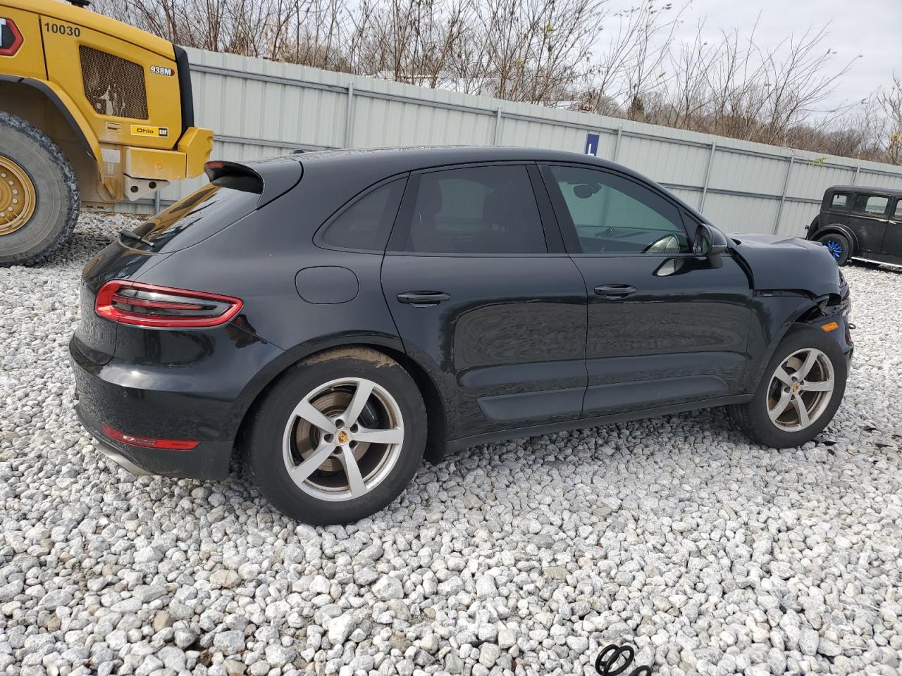 VIN WP1AA2A53HLB02957 2017 PORSCHE MACAN no.3