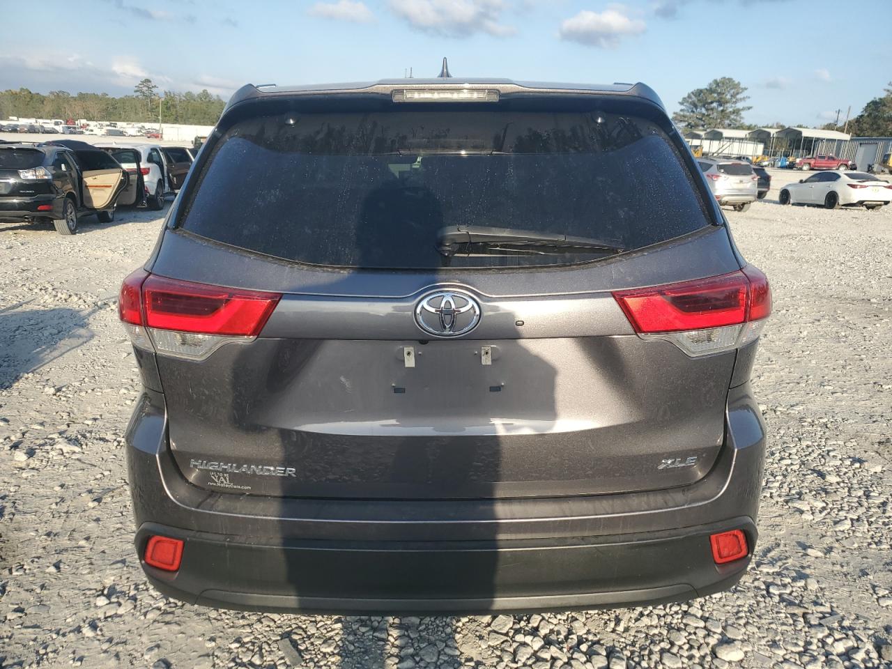 2018 Toyota Highlander - Image 6