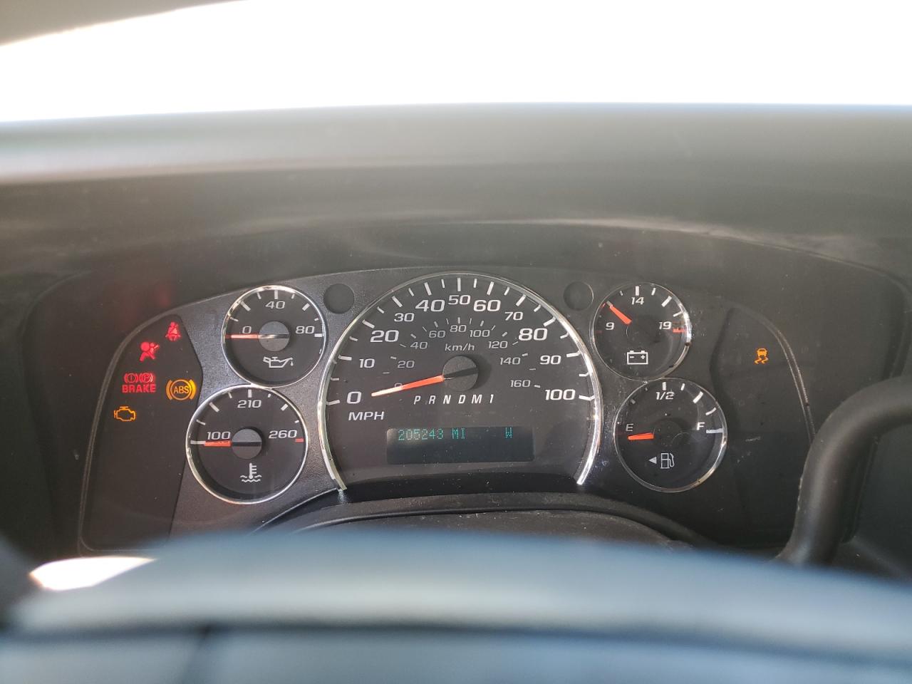 2017 Chevrolet Express - Image 9