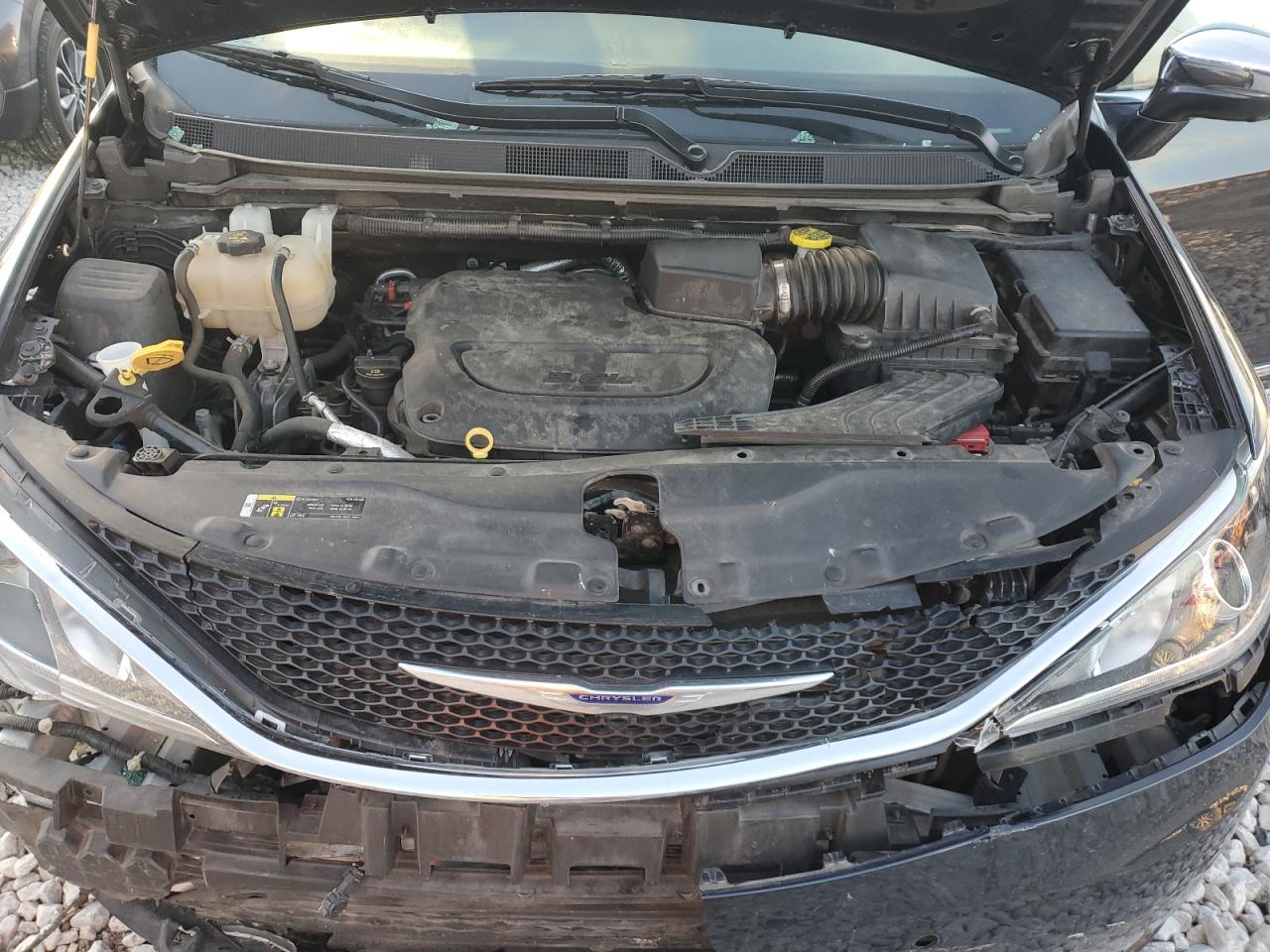 2019 Chrysler Pacifica - Image 14