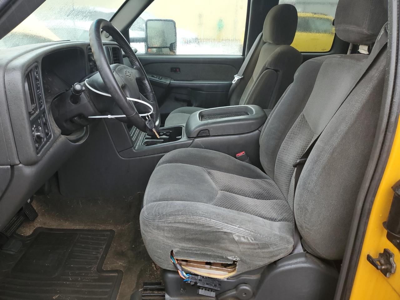 2003 Chevrolet Silverado - Image 7
