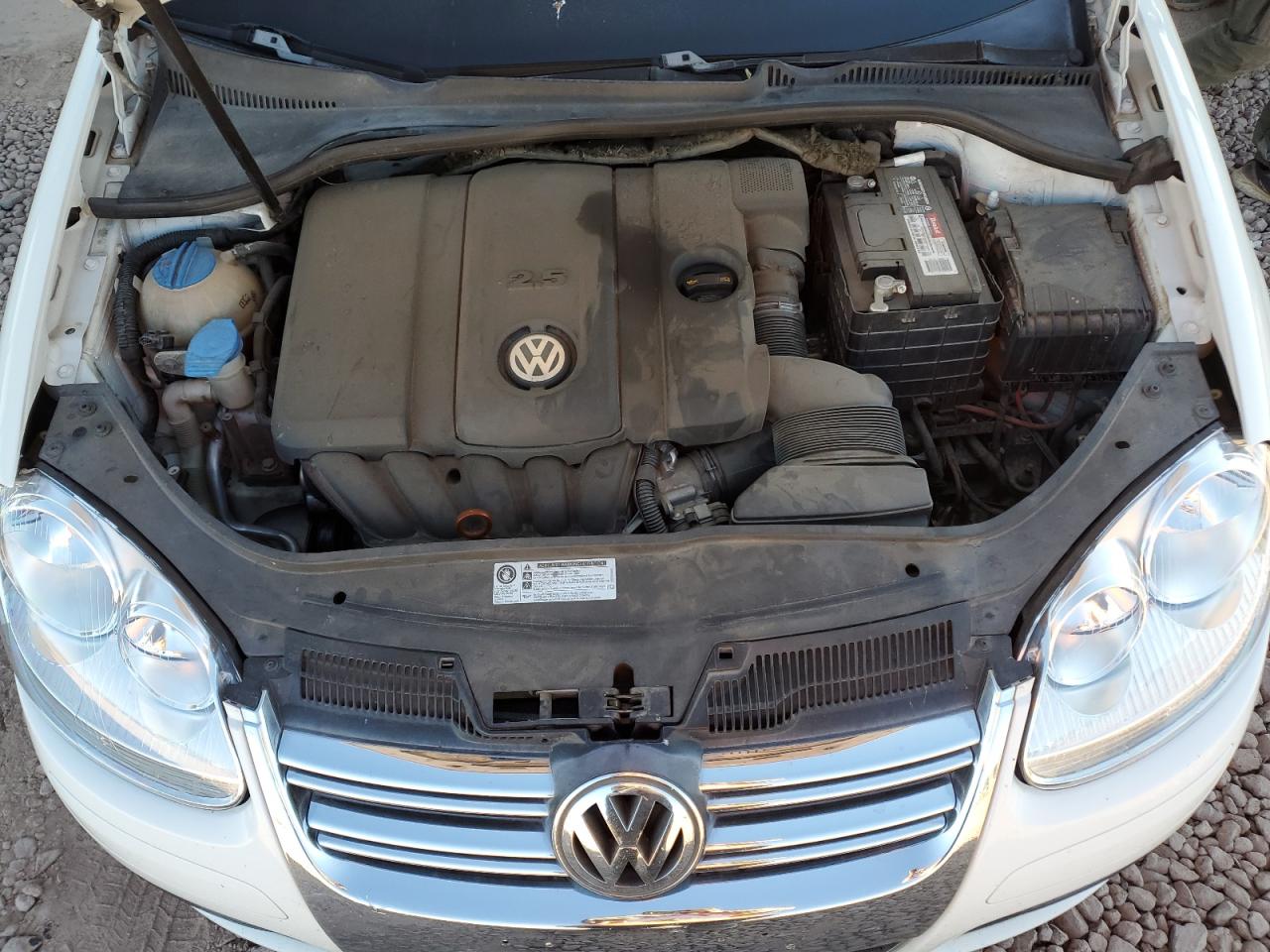 2010 Volkswagen Jetta - Image 11