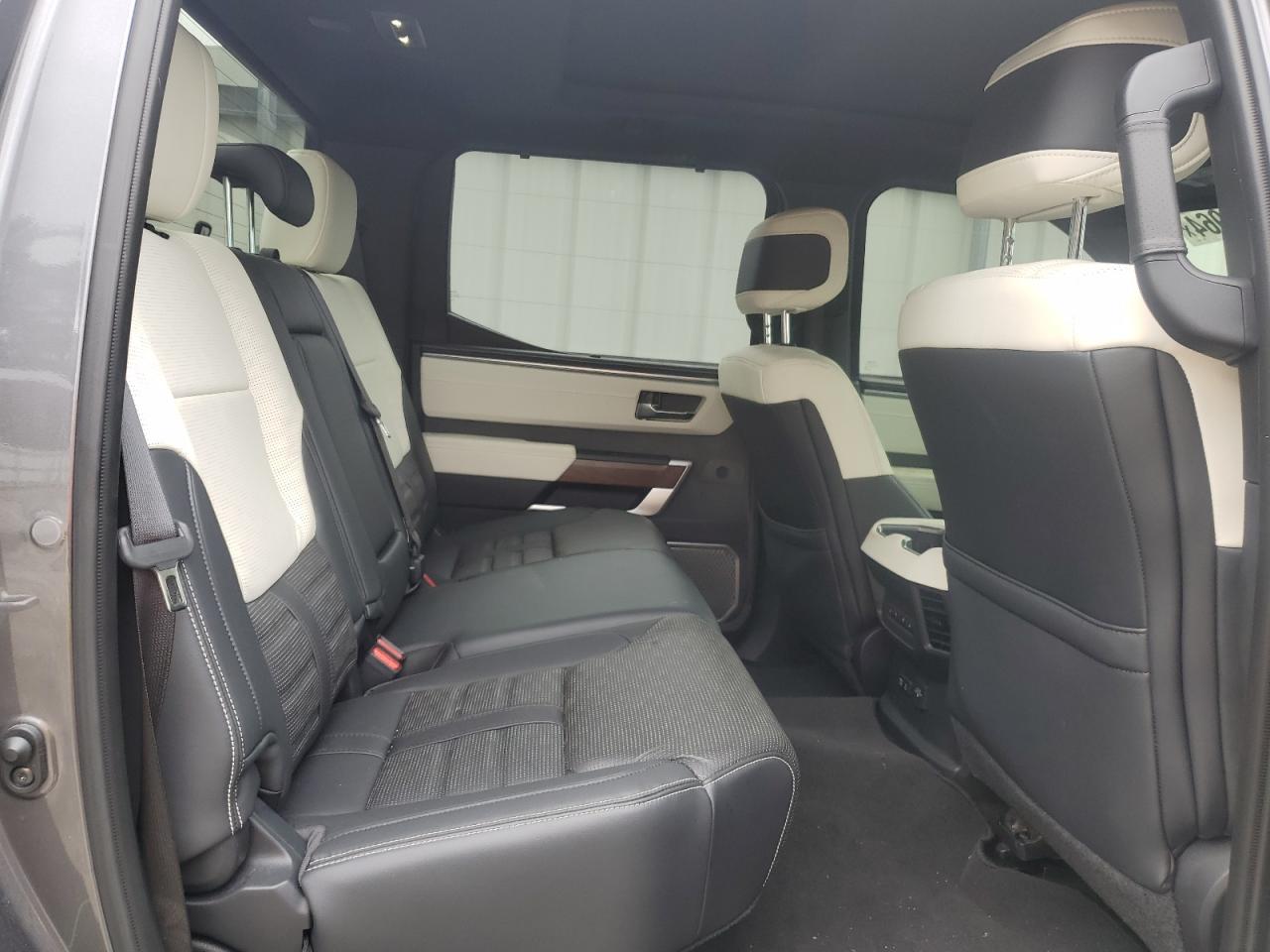 2023 Toyota Tundra - Image 10
