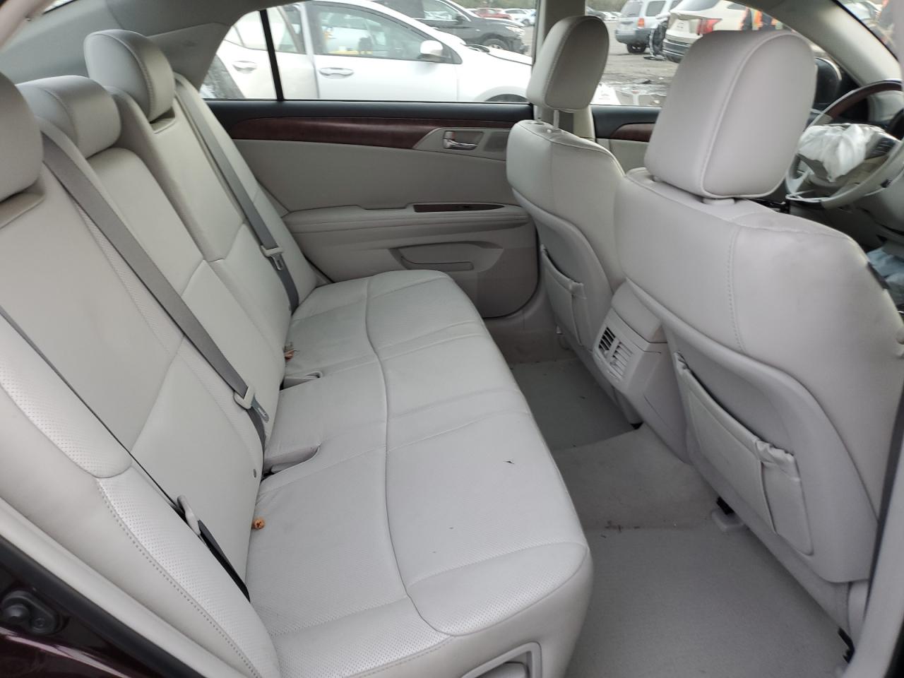 2011 Toyota Avalon - Image 10