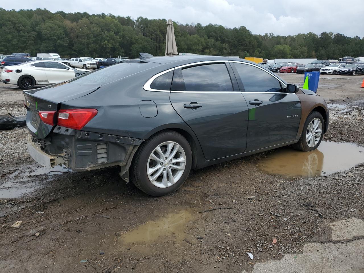 VIN 1G1ZD5ST7JF177121 2018 CHEVROLET MALIBU no.3