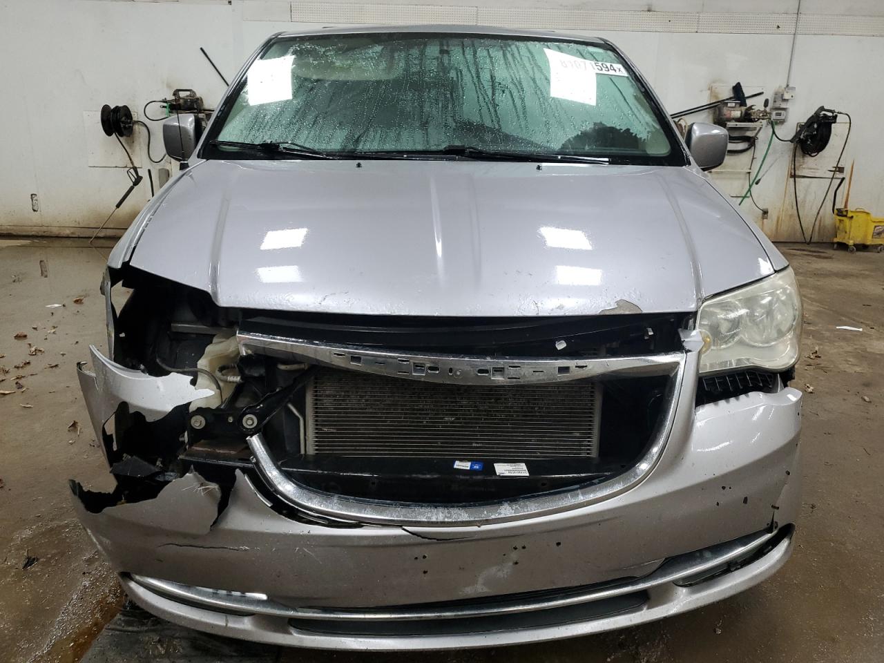 2014 Chrysler Town & Country - Image 5
