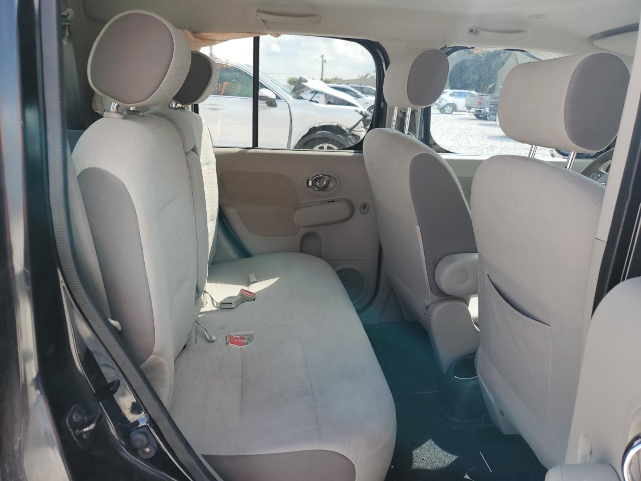 2011 Nissan Cube - Image 12