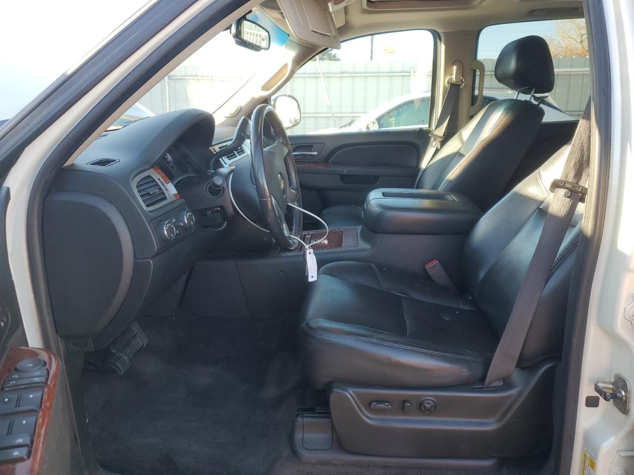 2011 Chevrolet Avalanche - Image 7