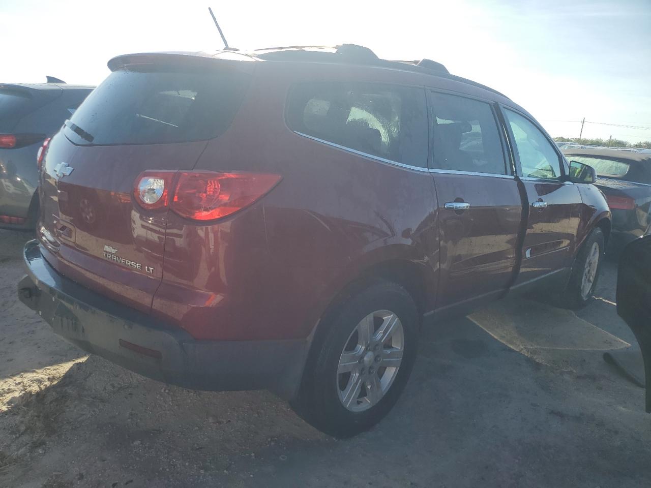 2010 Chevrolet Traverse - Image 3