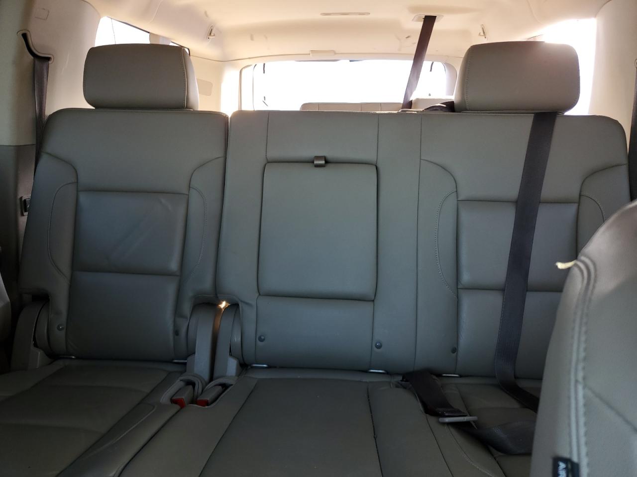 2019 Chevrolet Suburban - Image 10