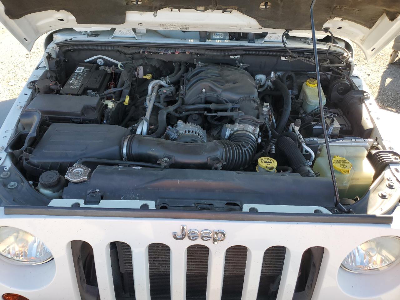2013 Jeep Wrangler - Image 11