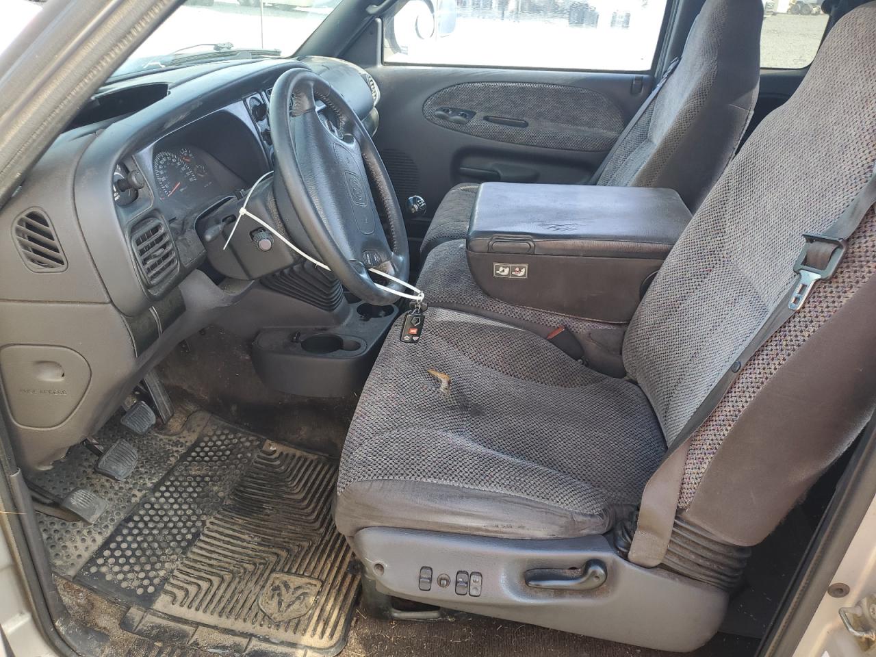 1B7MC3361WJ242194 1998 Dodge Ram 3500