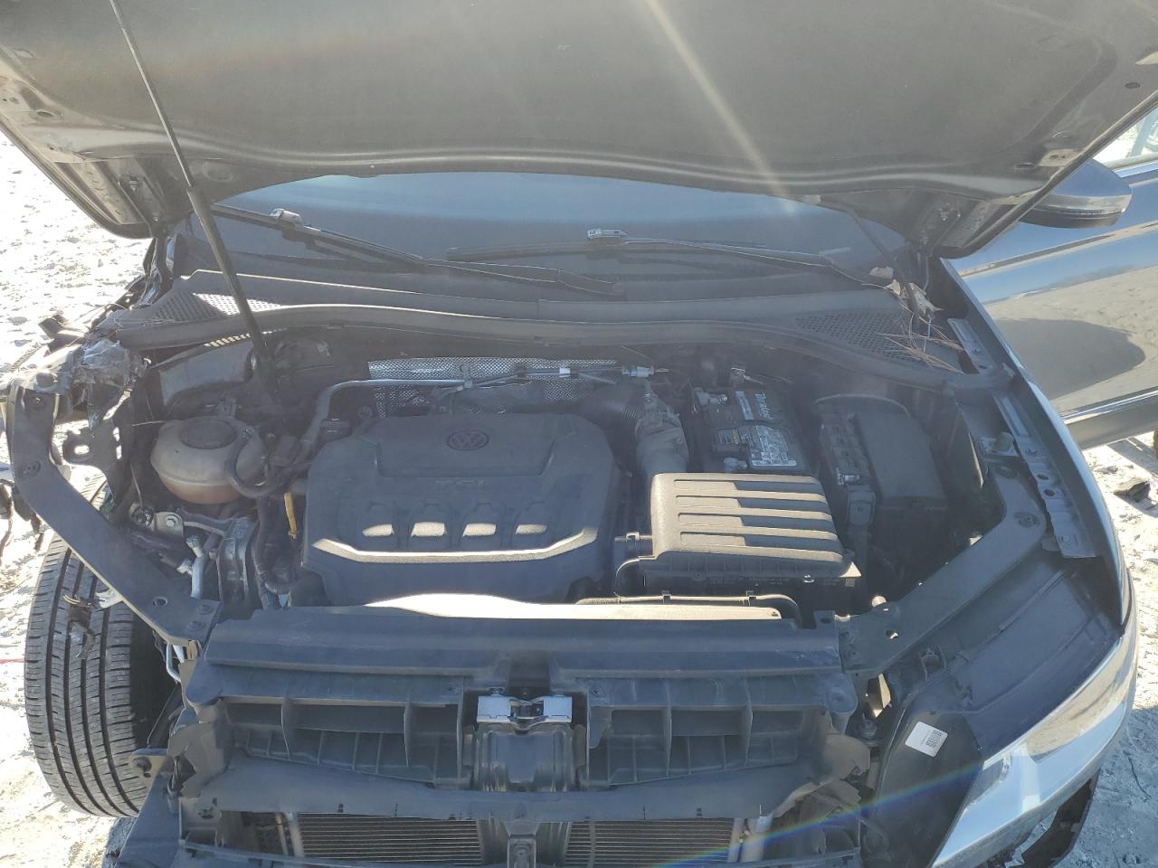 2021 Volkswagen Tiguan - Image 12