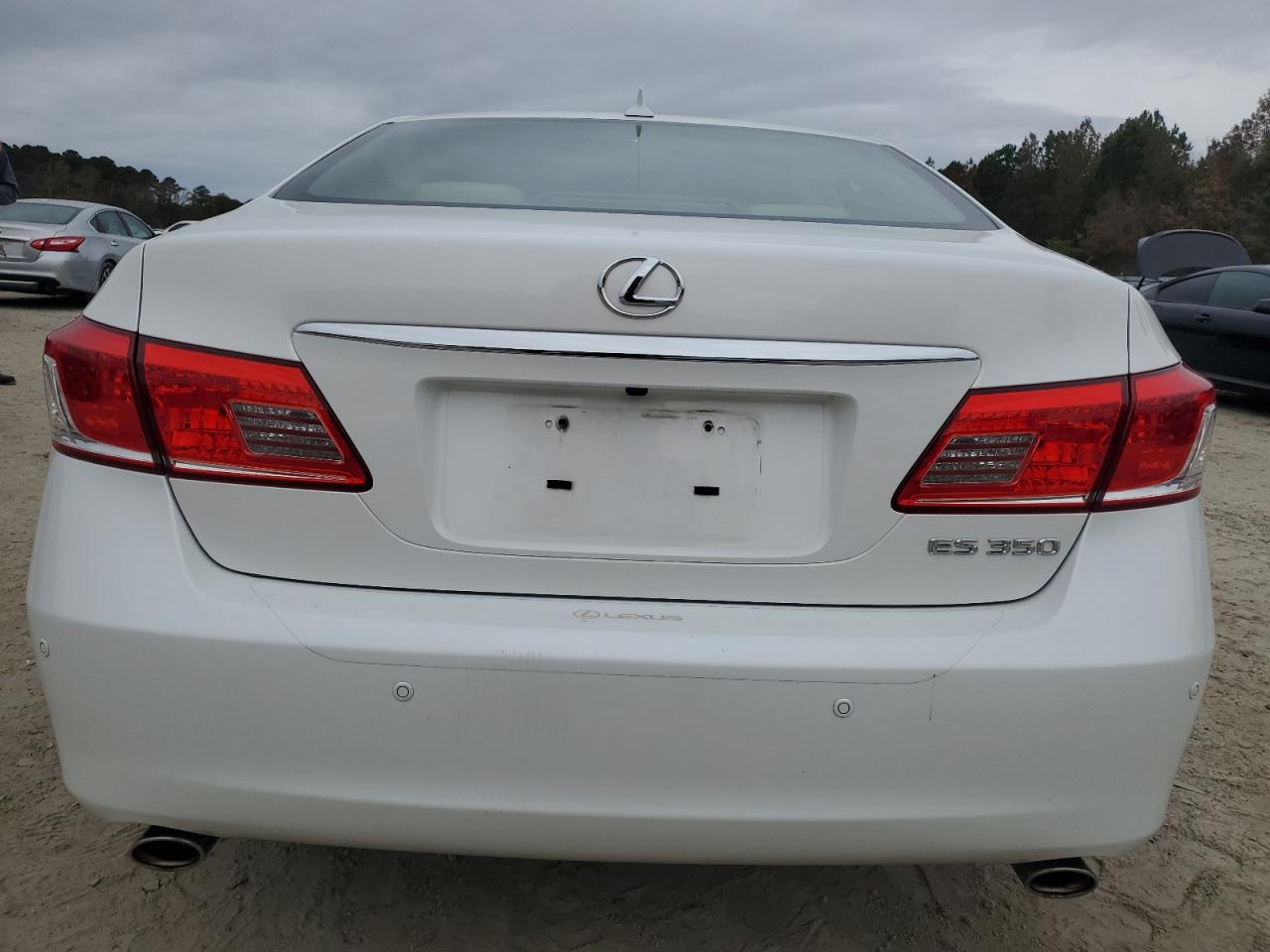 2011 Lexus ES - Image 6