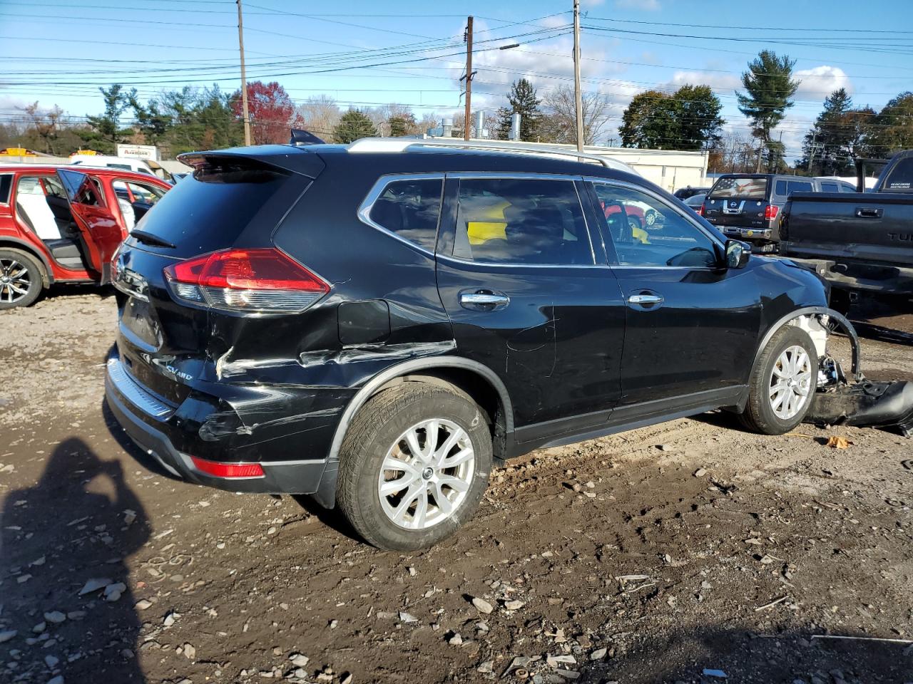 2018 Nissan Rogue - Image 3