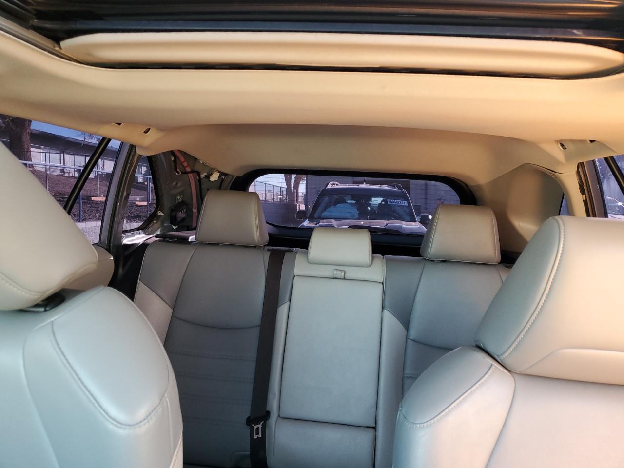 2019 Toyota RAV 4 - Image 10
