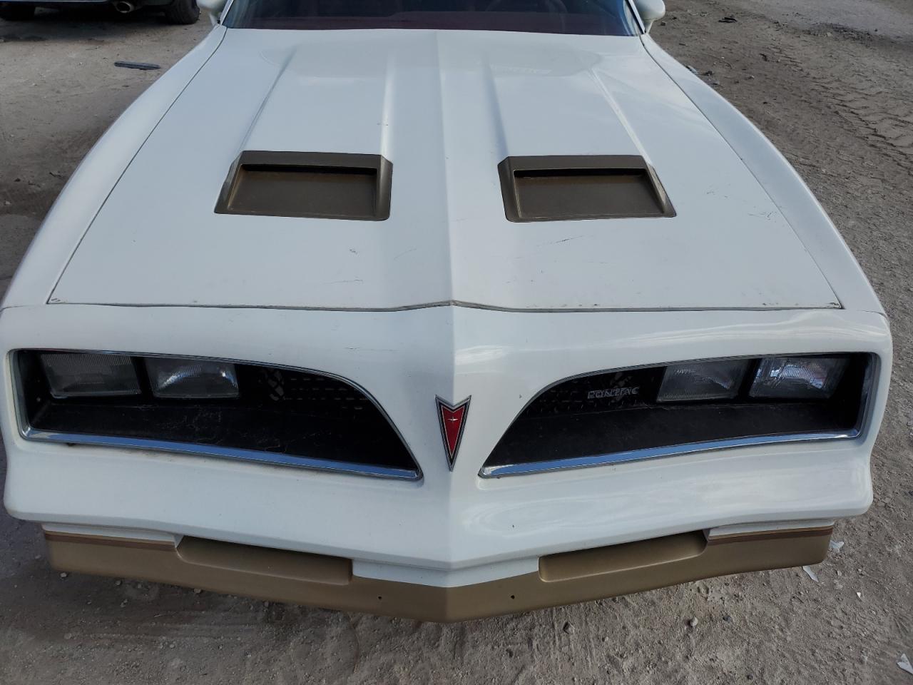 1978 Pontiac Firebird VIN: 2U87K8L123850 Lot: 79076374