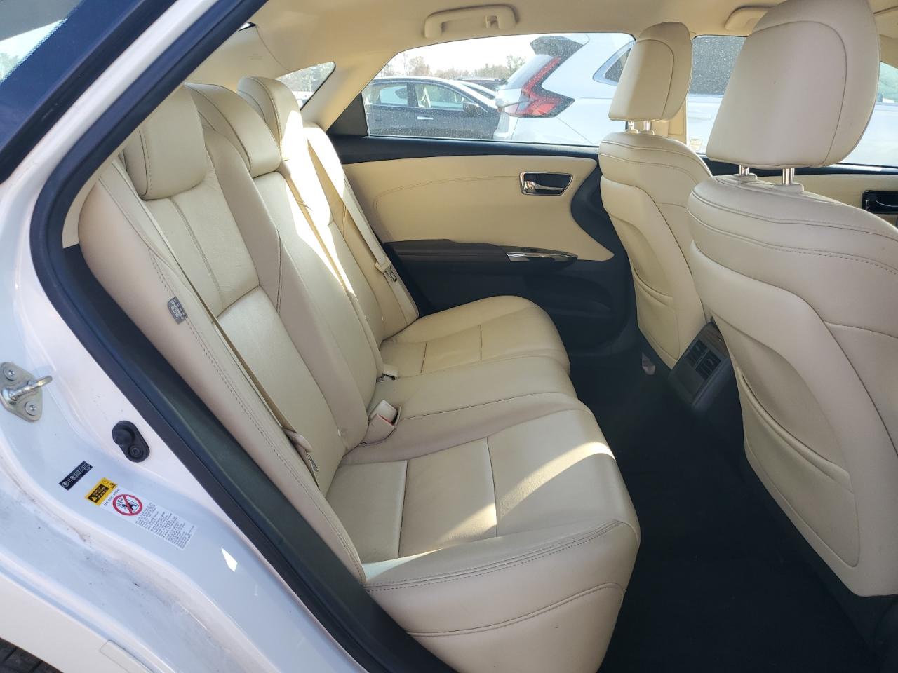 2015 Toyota Avalon - Image 10