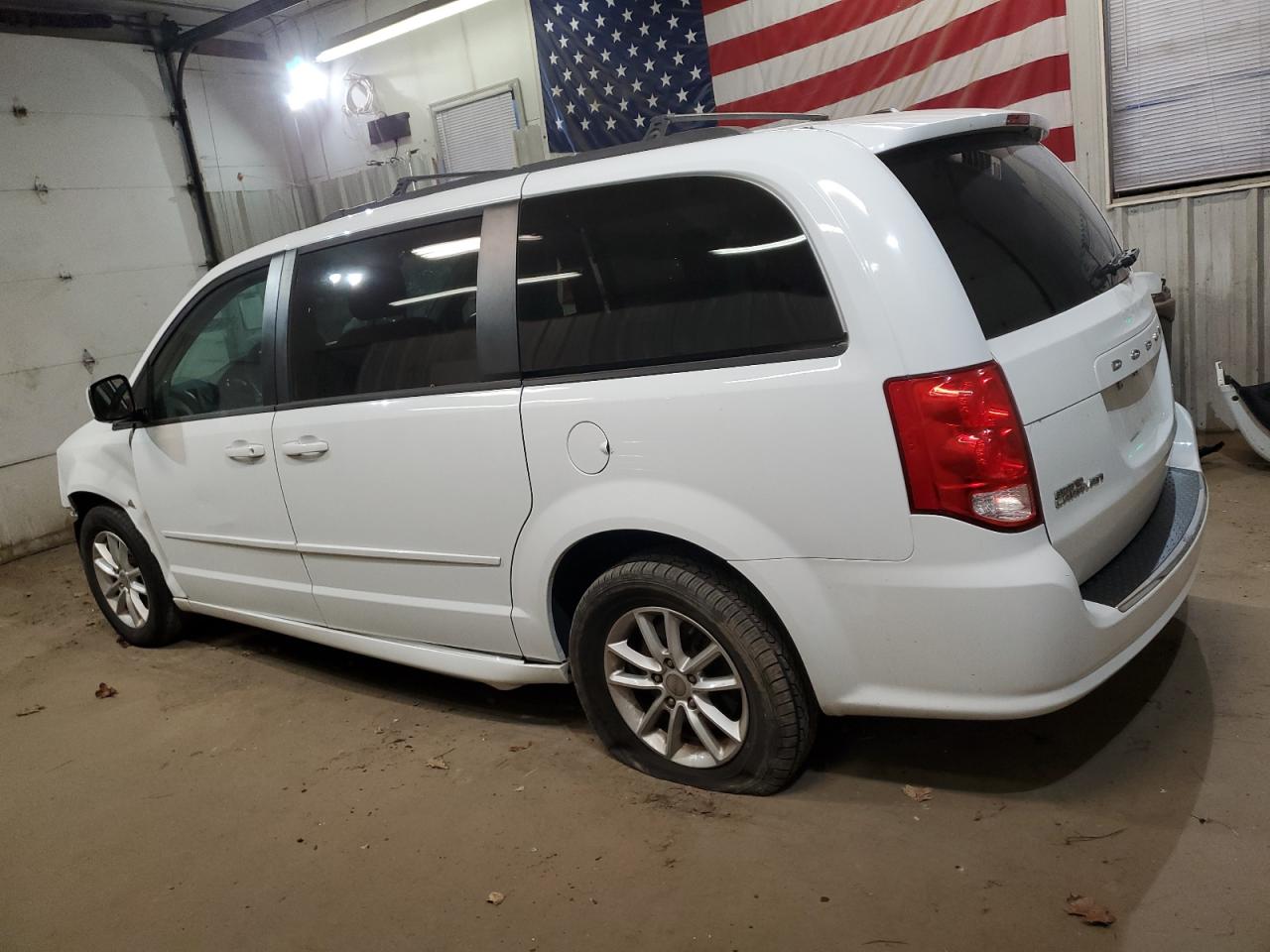 VIN 2C4RDGCG7GR203772 2016 DODGE CARAVAN no.2