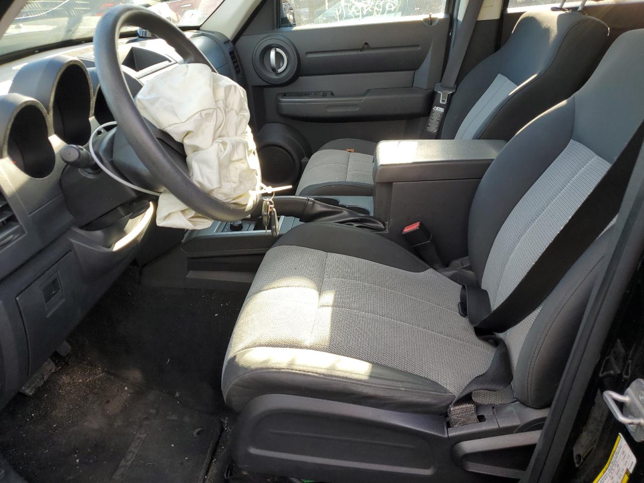 2007 Dodge Nitro - Image 7