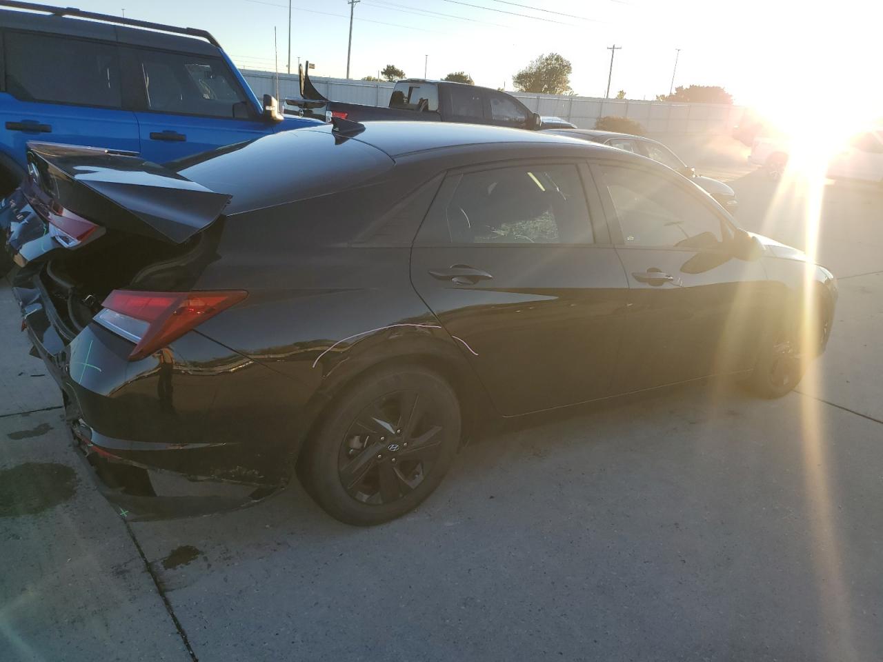 2021 Hyundai Elantra - Image 3