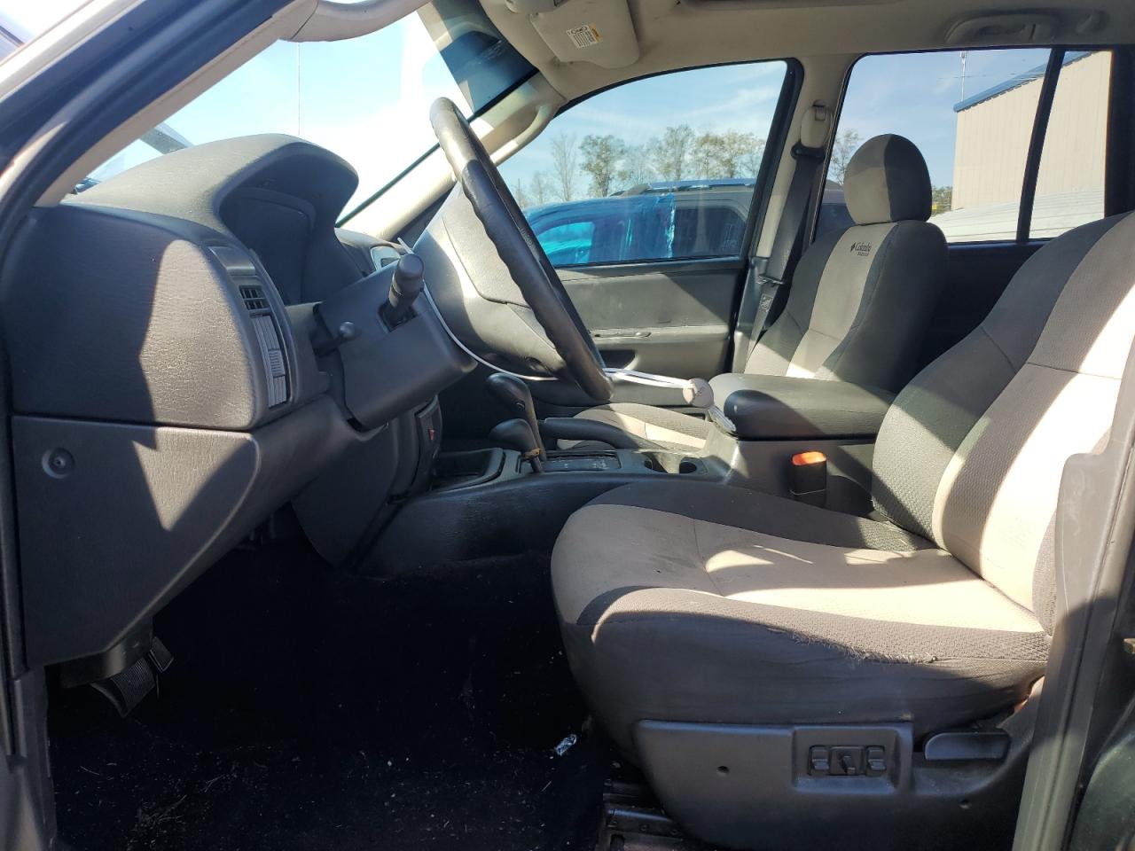 2004 Jeep Grand Cherokee - Image 7
