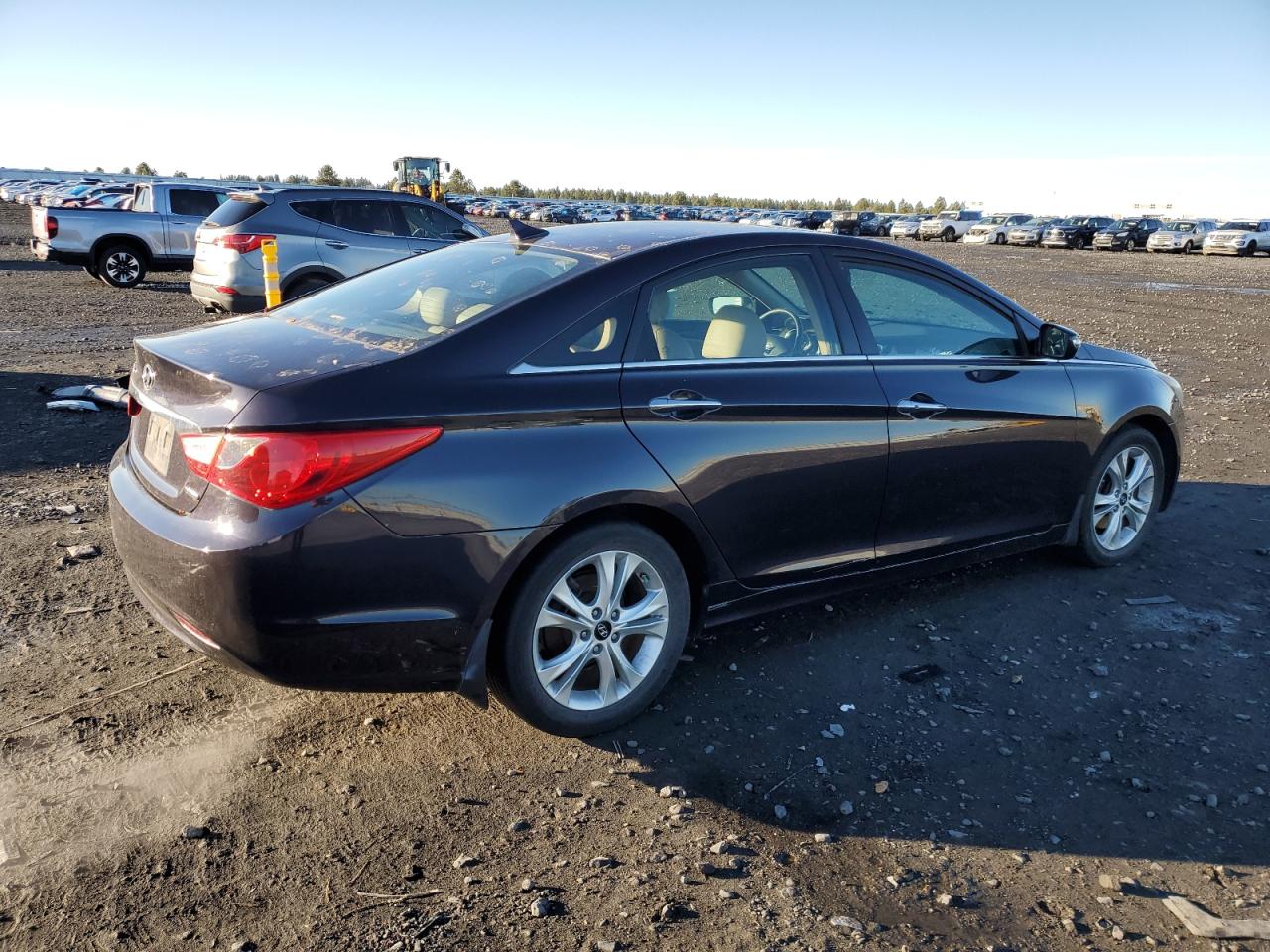 2011 Hyundai Sonata - Image 3